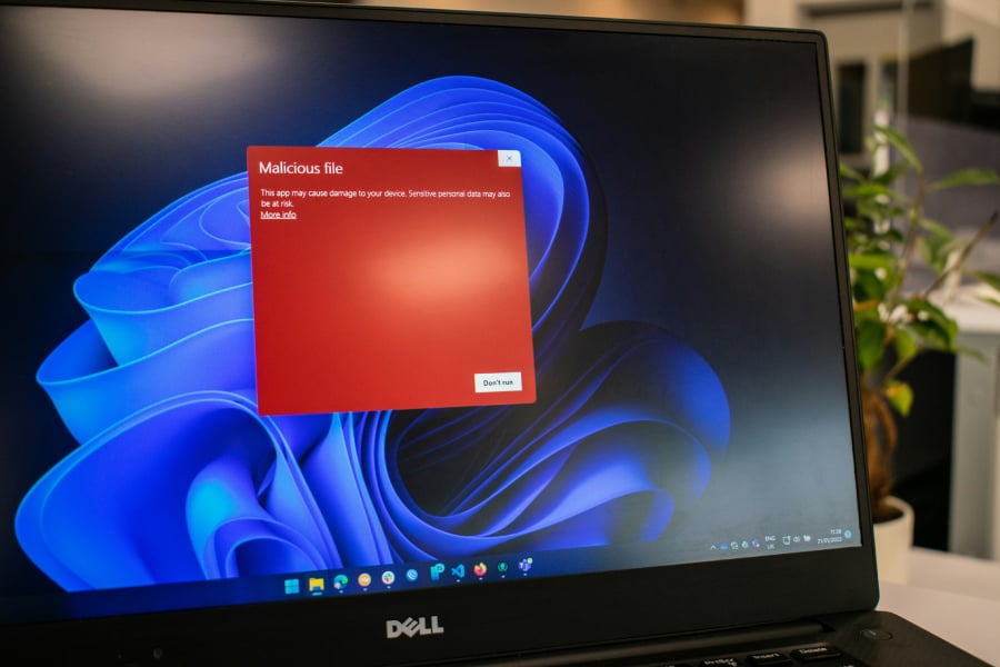 Microsoft Warns Russian Hackers Use Hotel Wi-Fi to Steal Credentials
